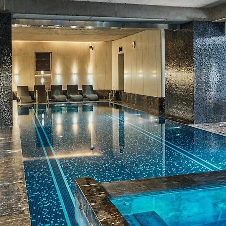 ホテル モノポール ブロツワフ ヴロツワフ エクステリア 写真 The pool at The Dorchester