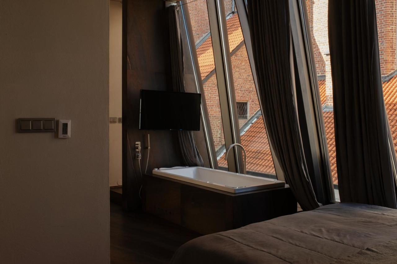 ホテル モノポール ブロツワフ ヴロツワフ エクステリア 写真 A bathtub in a hotel room