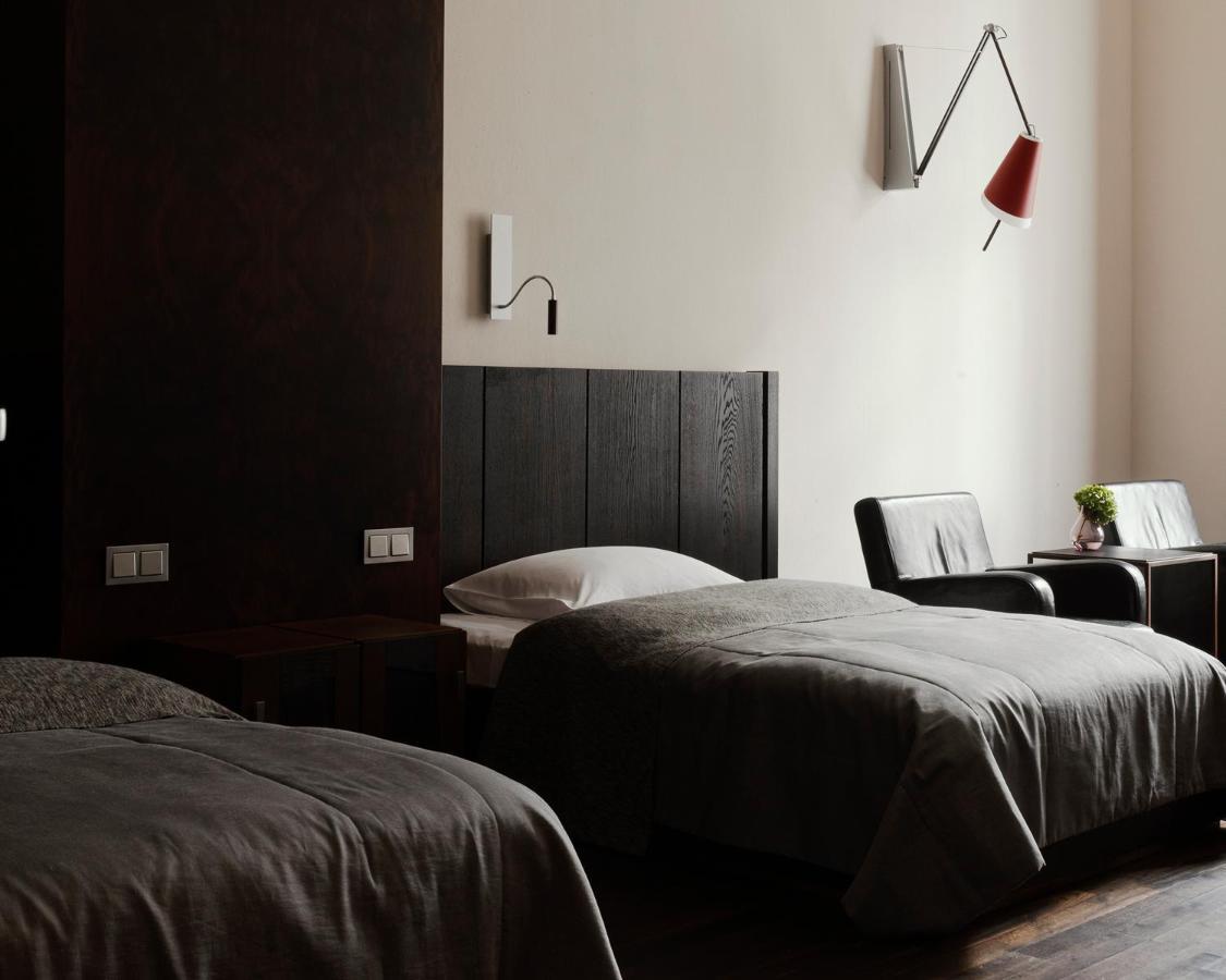 ホテル モノポール ブロツワフ ヴロツワフ エクステリア 写真 A room at the hotel