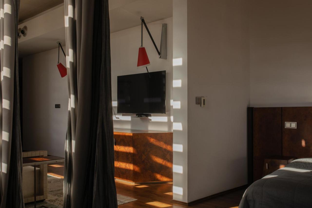 ホテル モノポール ブロツワフ ヴロツワフ エクステリア 写真 A room at the hotel